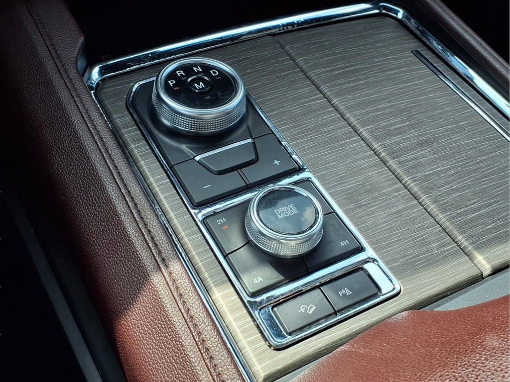 Used 2023 Ford Expedition Limited image 10