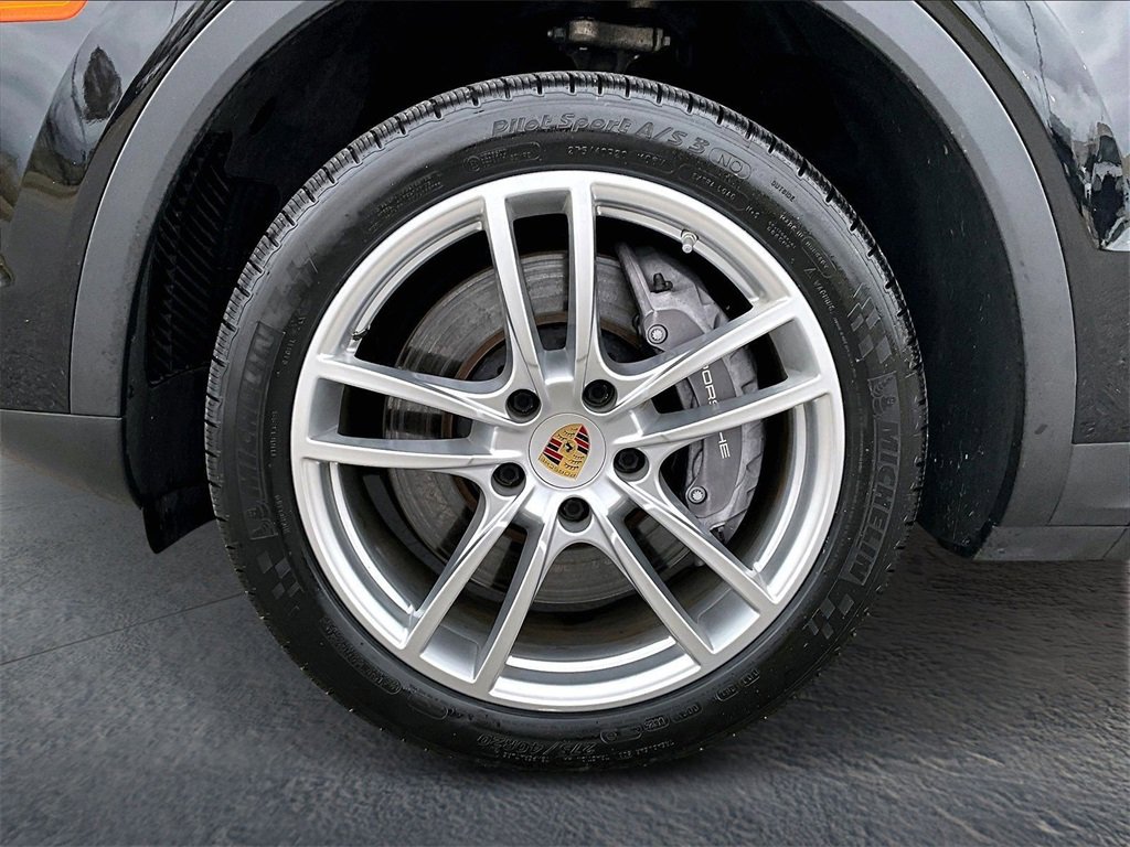 Used 2023 Porsche Cayenne image 11