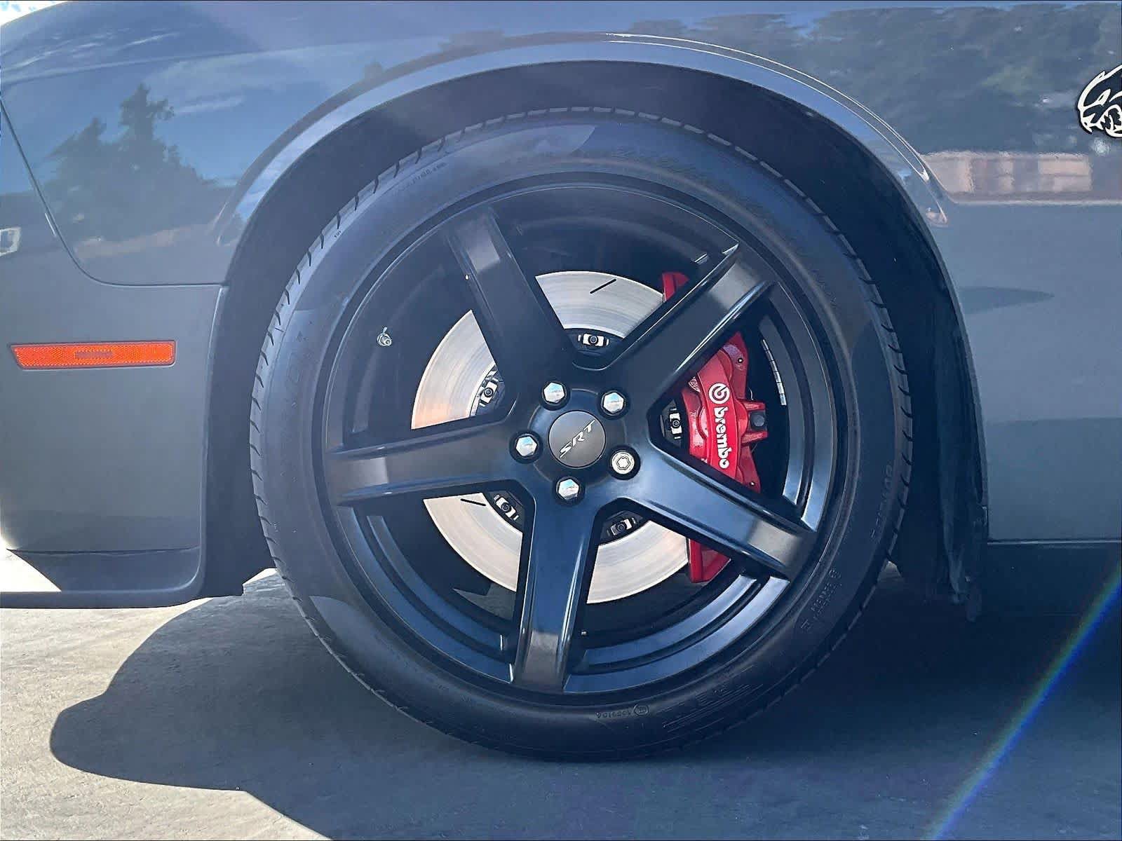 Used 2017 Dodge Challenger SRT Hellcat RWD image 12