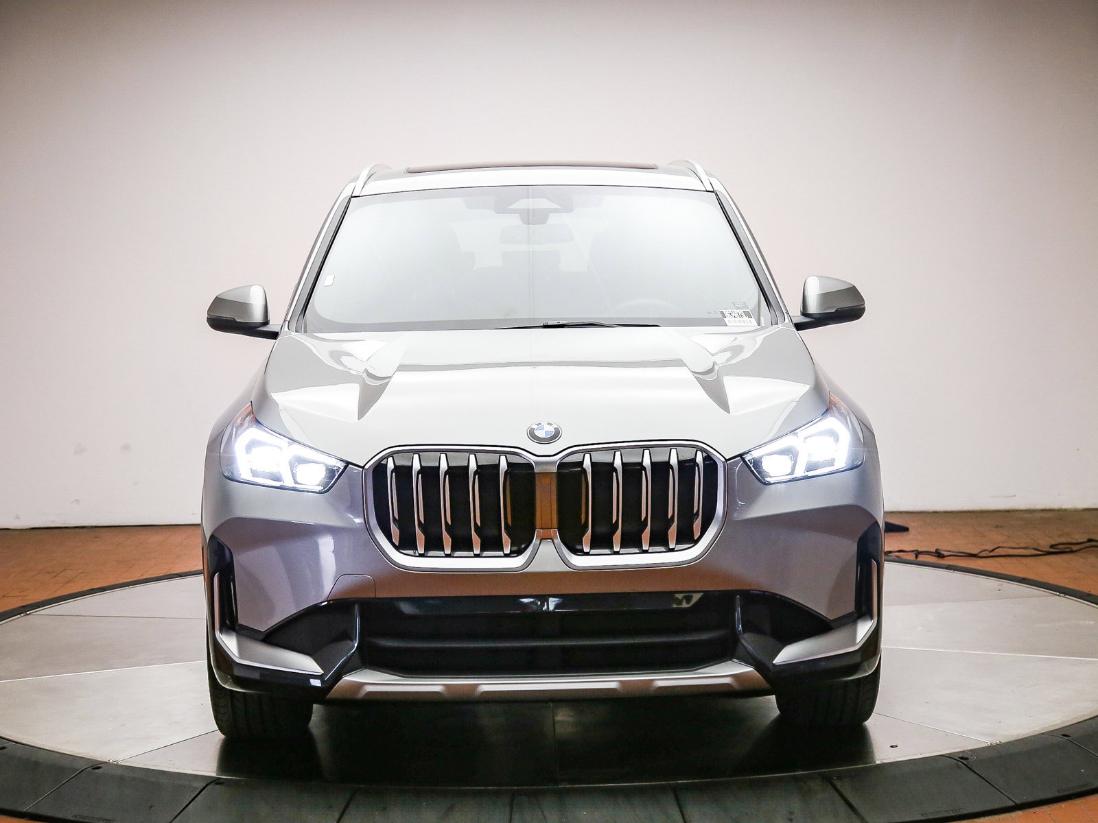 Used 2026 BMW X1 xDrive28i w/ Convenience Package AWD/4WD image 2