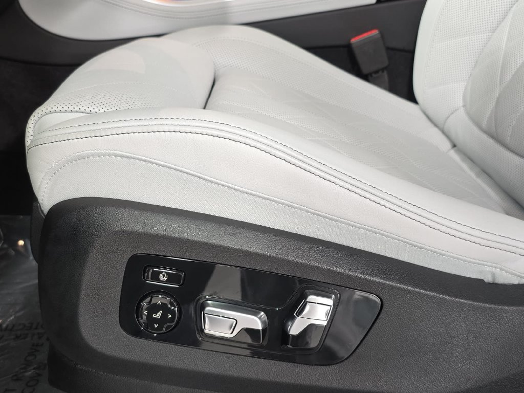 Used 2026 BMW X5 M60i w/ Executive Package AWD/4WD image 24