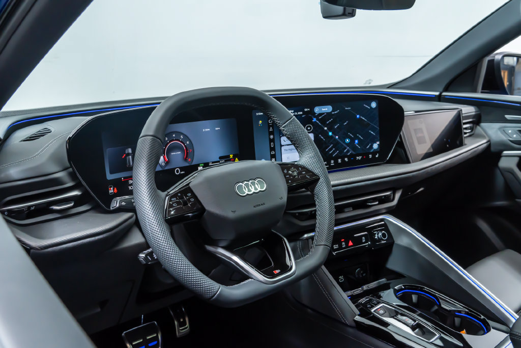 New 2026 Audi SQ5 Premium Plus AWD/4WD image 4