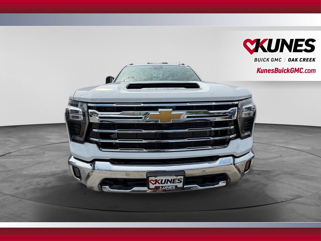 Used 2024 Chevrolet Silverado 2500 LTZ w/ LTZ Plus Package AWD/4WD image 3