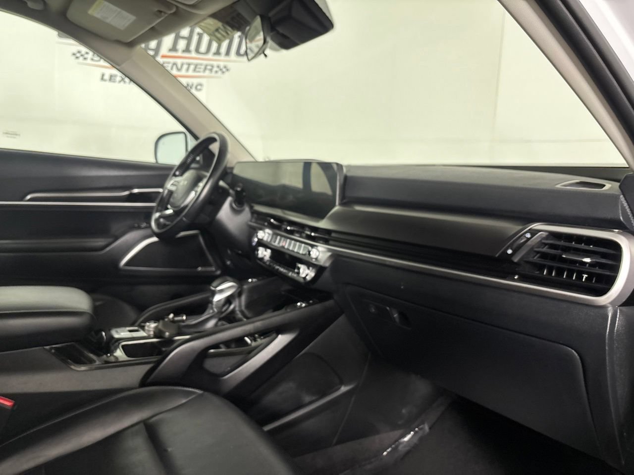 Used 2025 Kia Telluride S AWD/4WD image 33