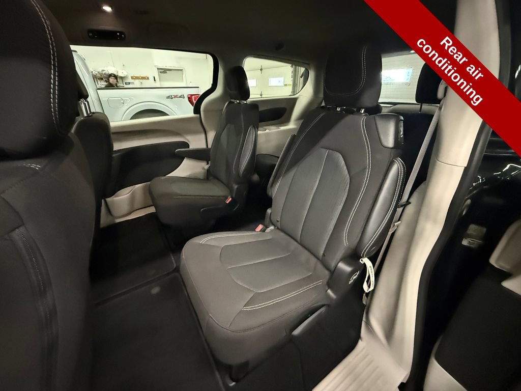 Used 2022 Chrysler Voyager LX FWD image 30
