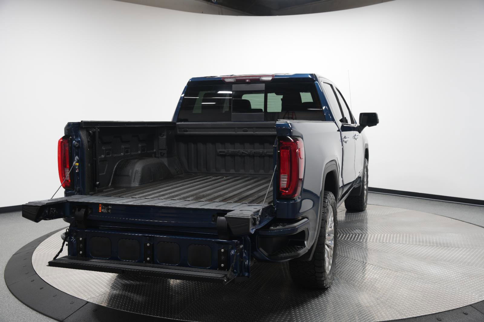 Used 2019 GMC Sierra 1500 Denali w/ Denali Ultimate Package image 12