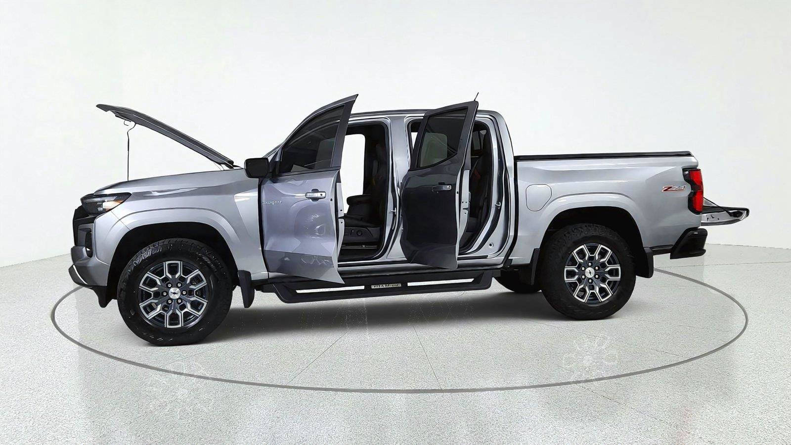 Used 2024 Chevrolet Colorado Z71 w/ Z71 Convenience Package 2 AWD/4WD image 11