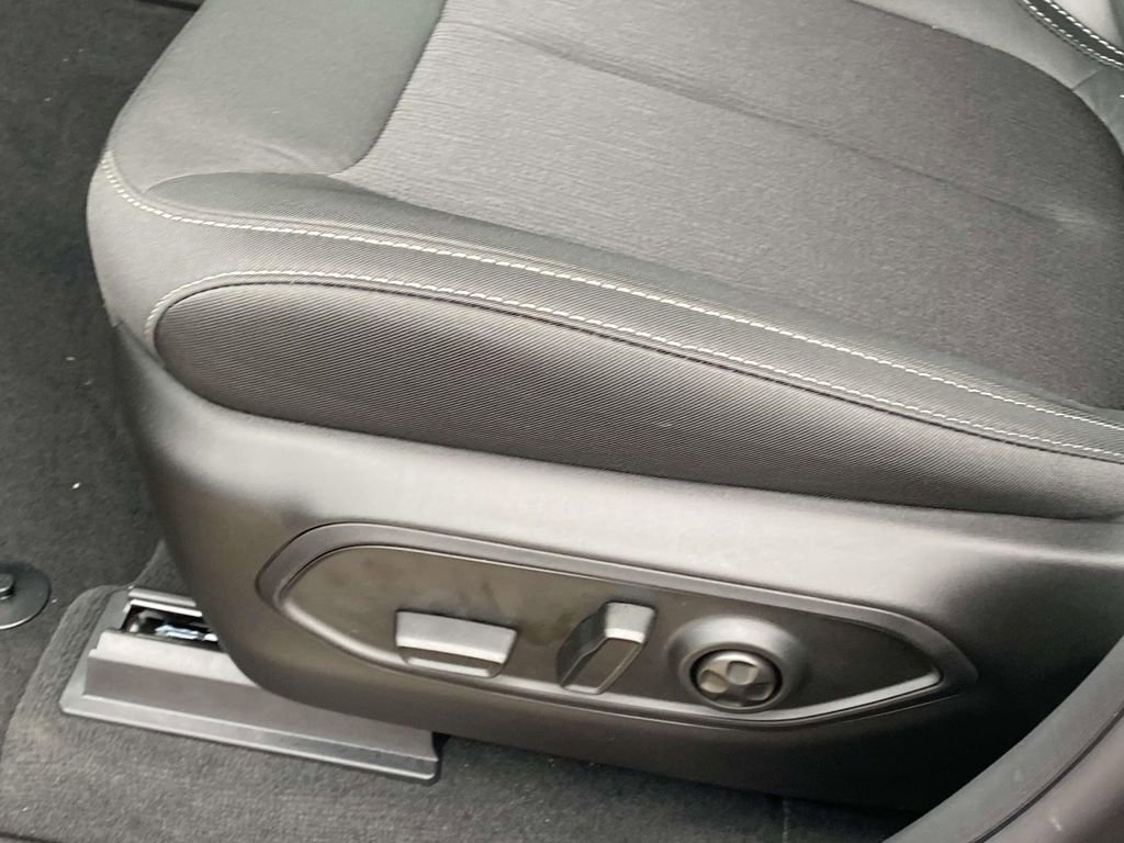 New 2025 Jeep Grand Cherokee Laredo w/ MOPAR Finishing Package image 39