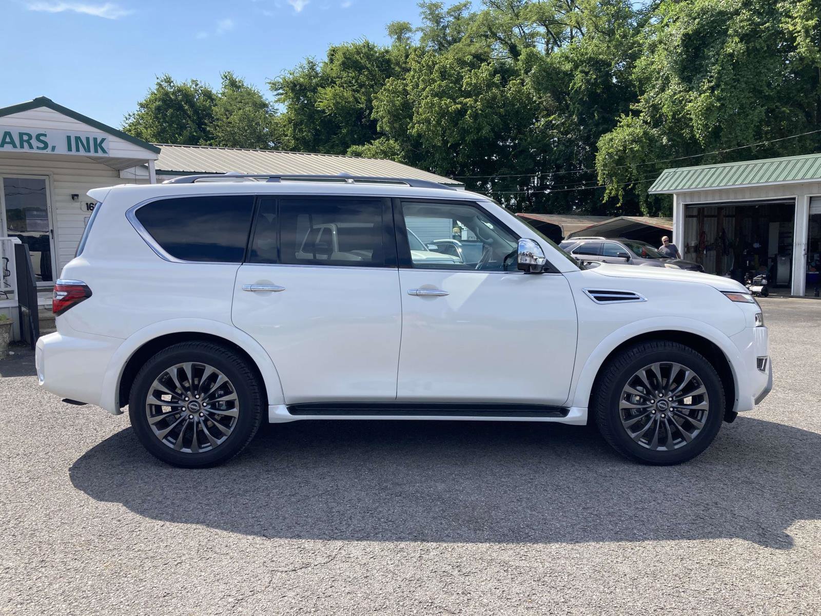 Used 2024 Nissan Armada Platinum w/ Captain's Chairs Package image 2