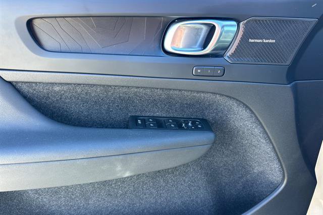 Certified 2023 Volvo XC40 Recharge Ultimate w/ Protection Package Premier AWD/4WD image 10