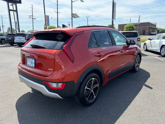 Used 2023 Kia Niro EX FWD image 8