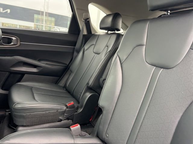 Used 2021 Kia Sorento EX w/ Panoramic Sunroof Package image 31