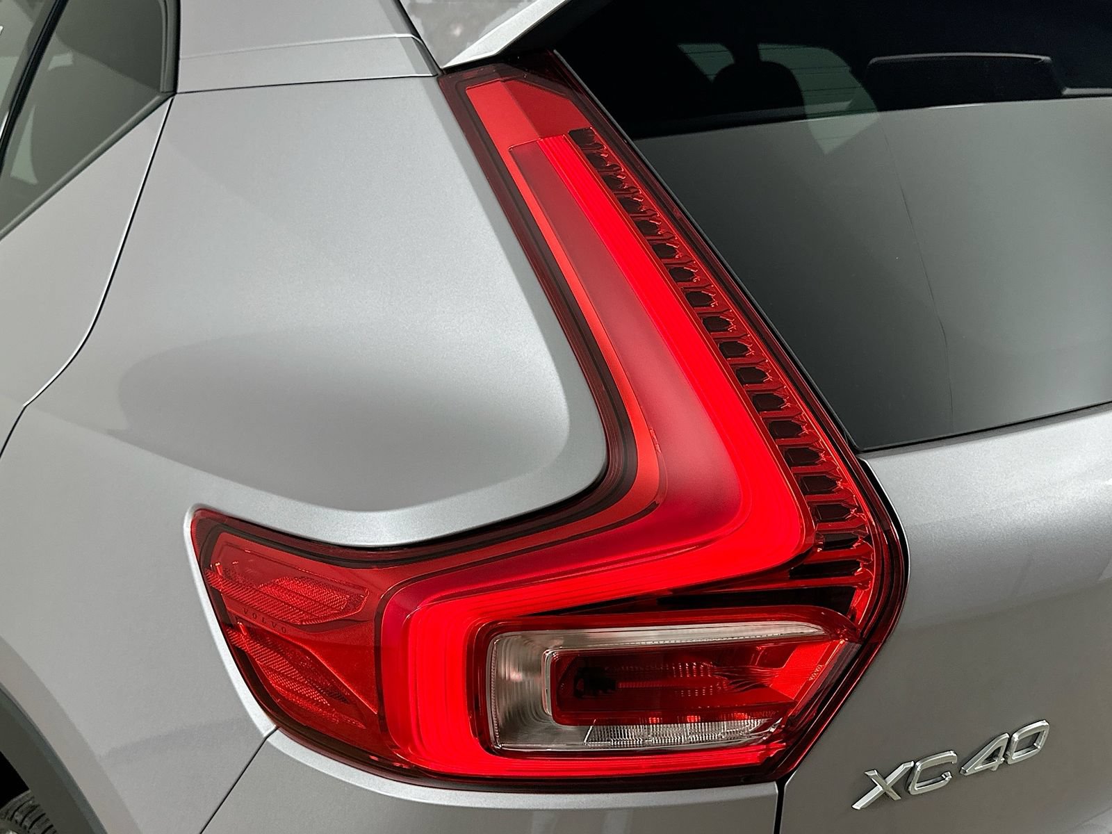 Used 2026 Volvo XC40 B5 Plus w/ Protection Package Premier AWD/4WD image 12