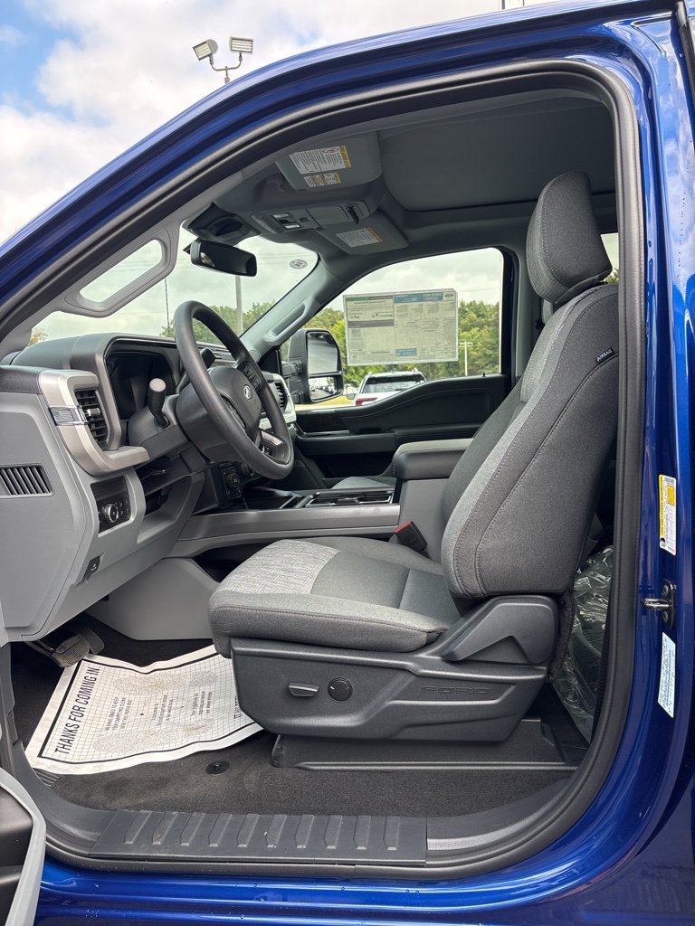 New 2026 Ford F350 XLT w/ XLT Premium Package AWD/4WD image 9