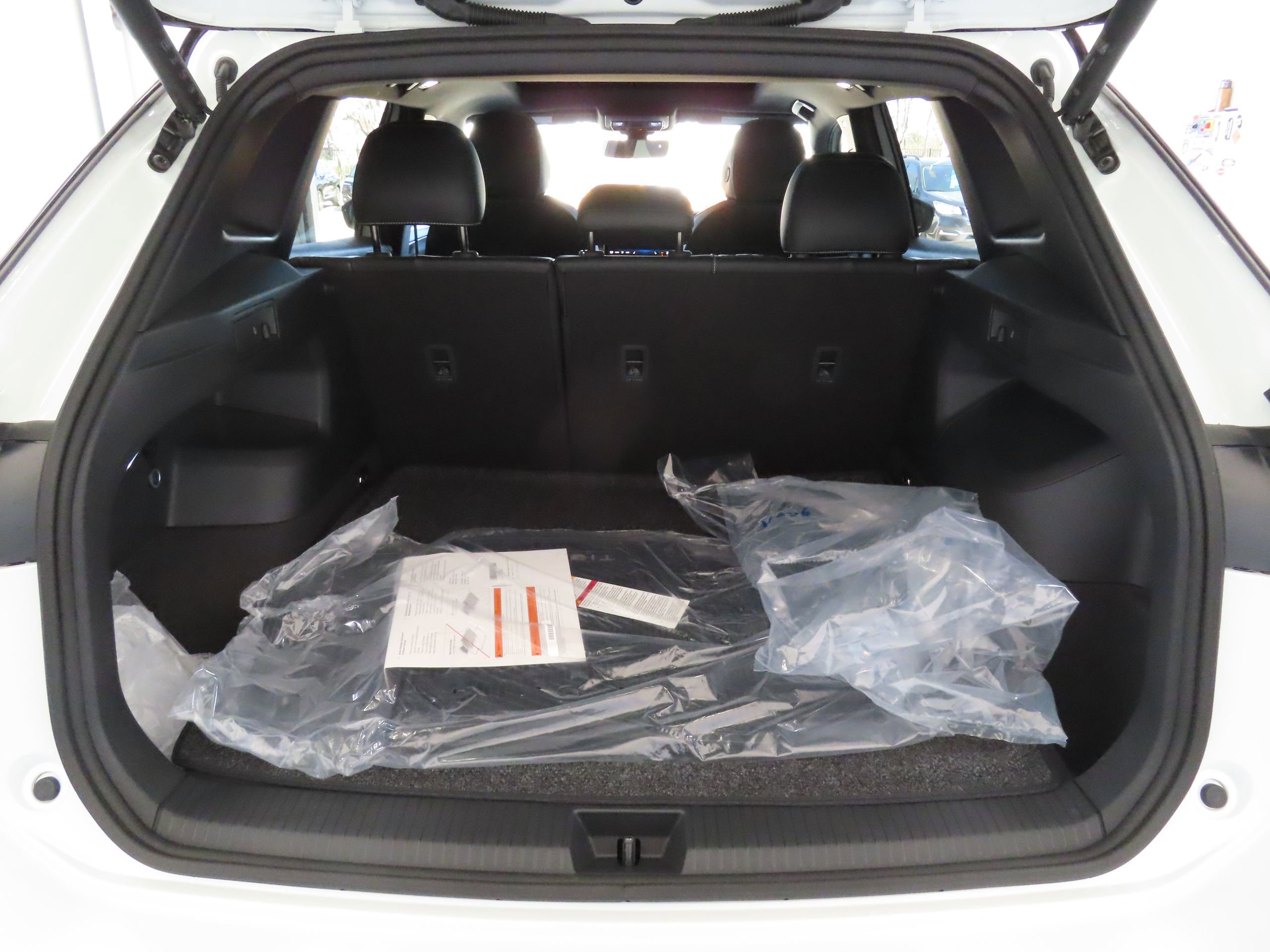 New 2026 Volkswagen Tiguan SE R-Line AWD/4WD image 22