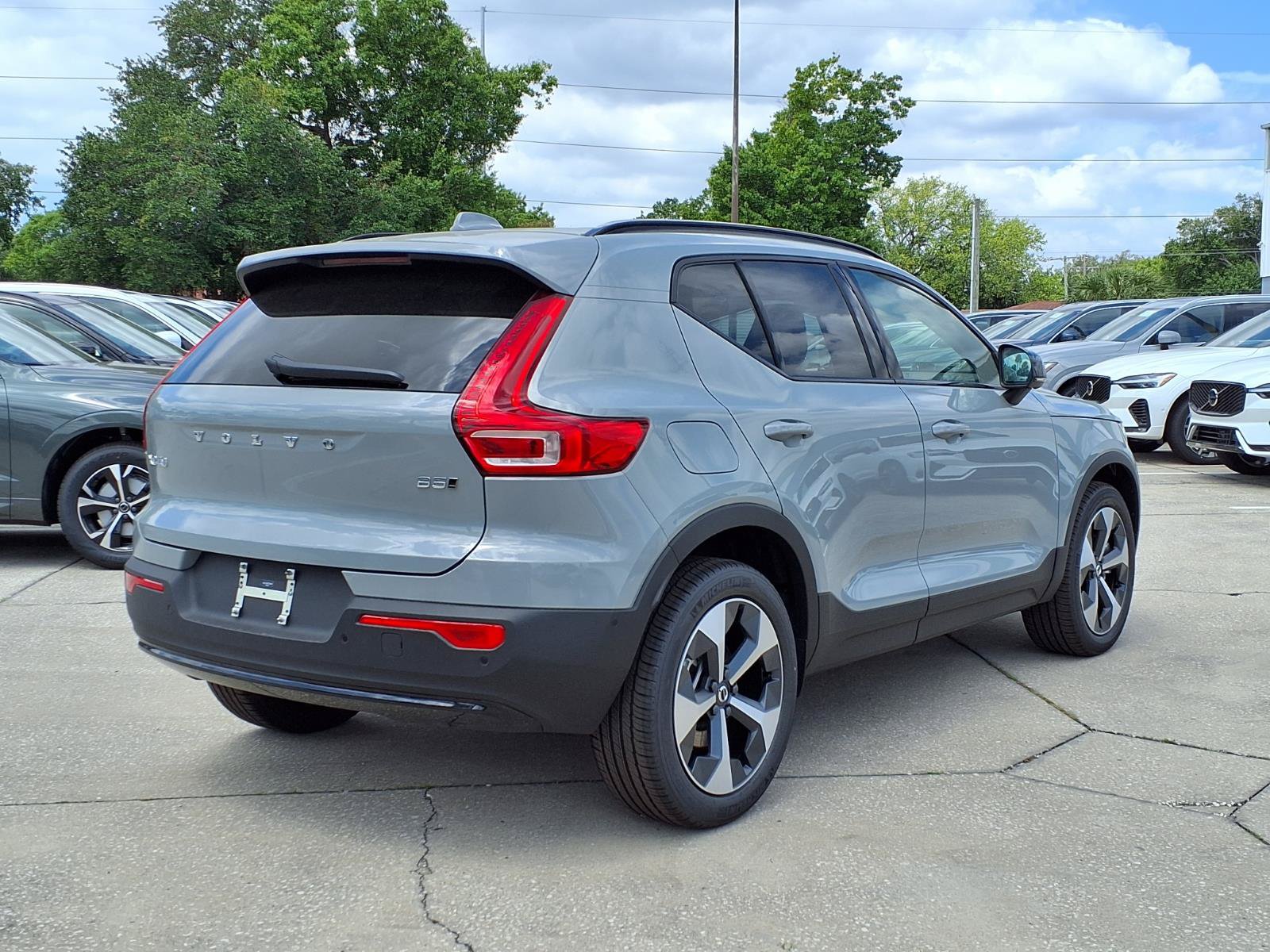 New 2026 Volvo XC40 B5 Plus w/ Protection Package Premier AWD/4WD image 7