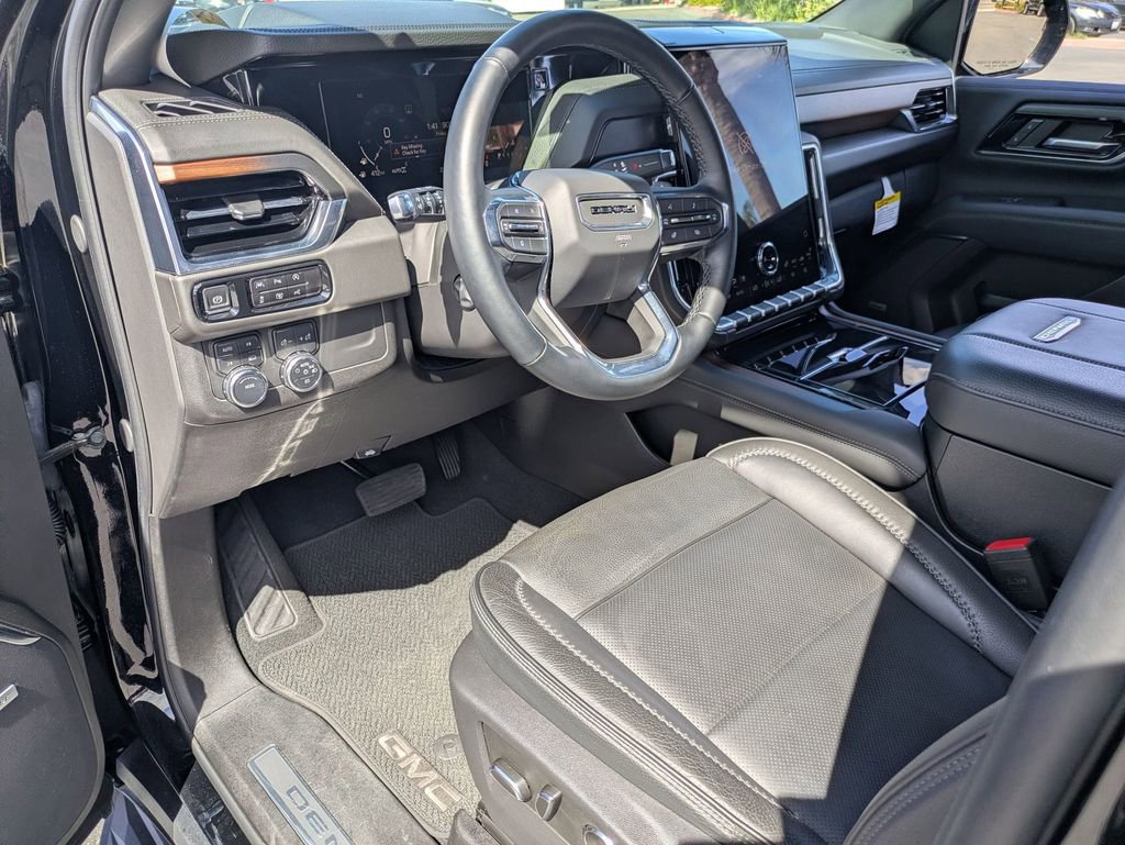 Used 2025 GMC Yukon Denali image 17