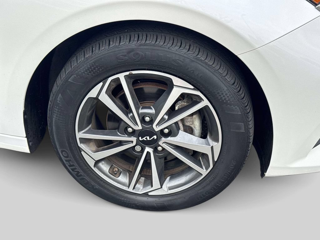 Used 2023 Kia Forte LXS FWD image 7