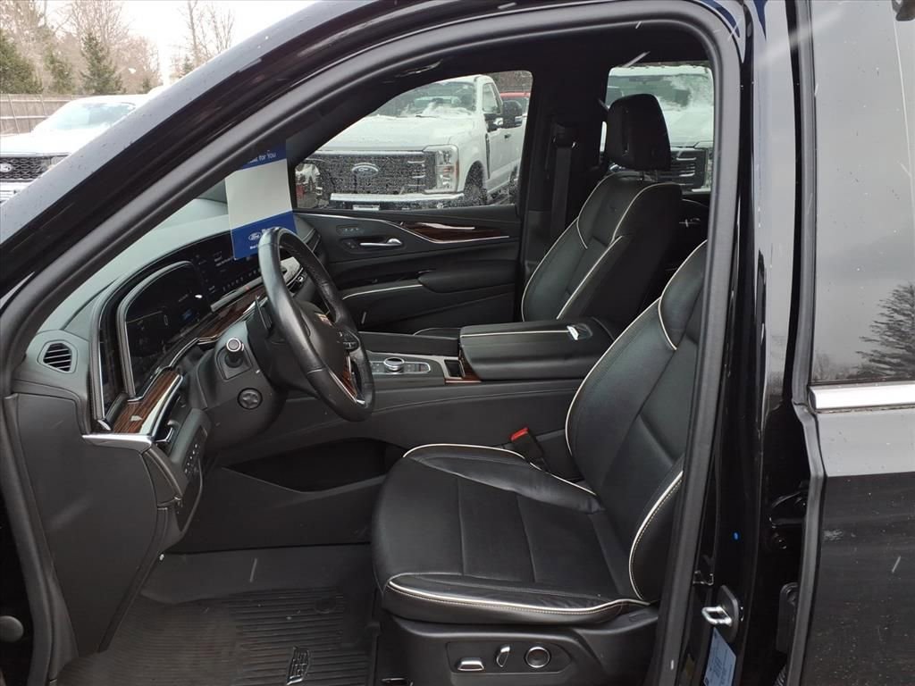 Used 2021 Cadillac Escalade Premium Luxury image 25