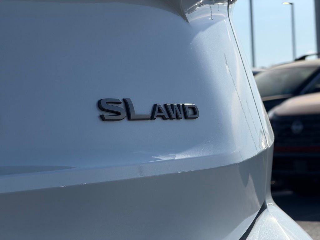 Used 2025 Nissan Rogue SL w/ Tech Package image 46