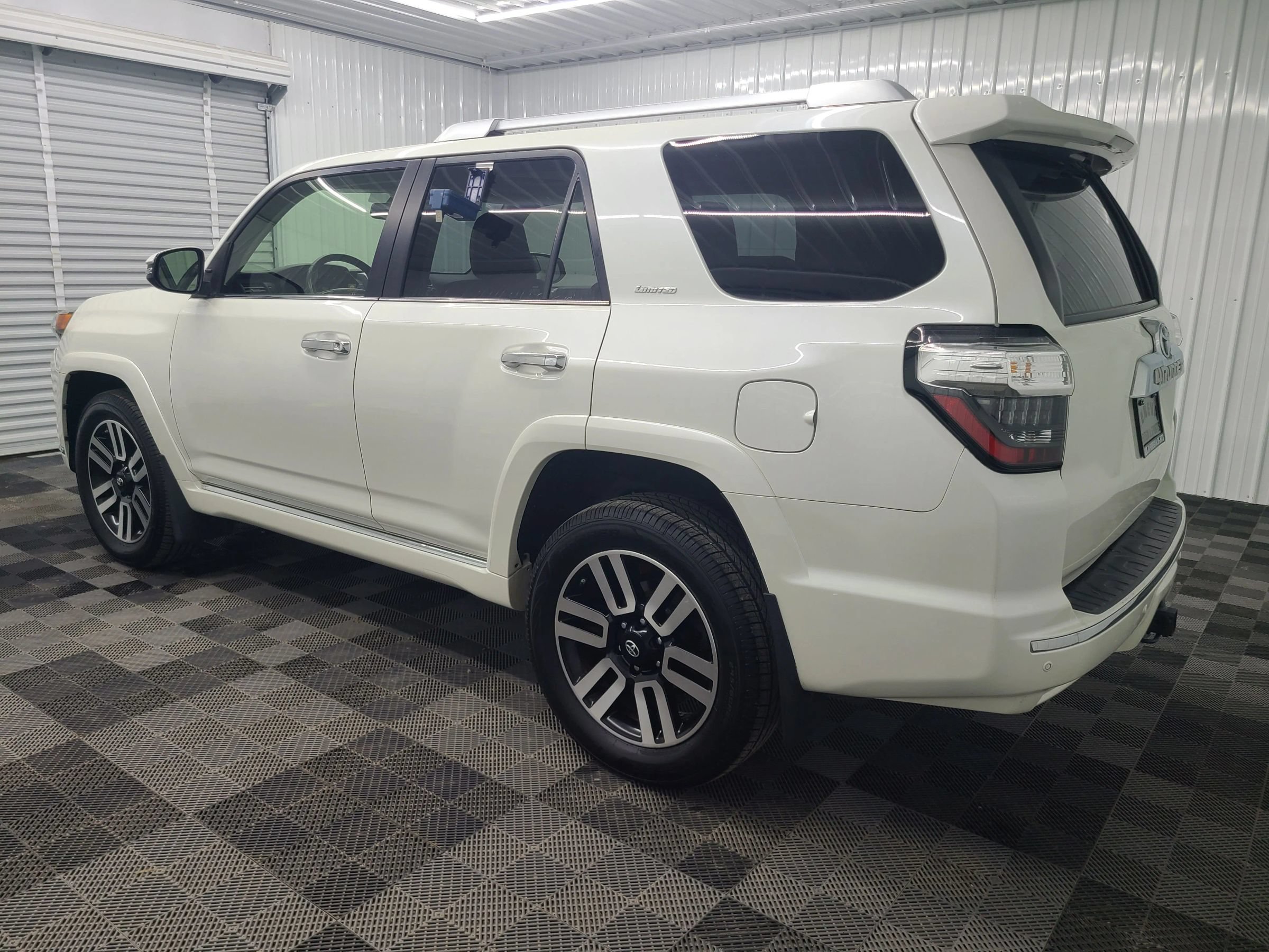 Used 2016 Toyota 4Runner Limited AWD/4WD image 9