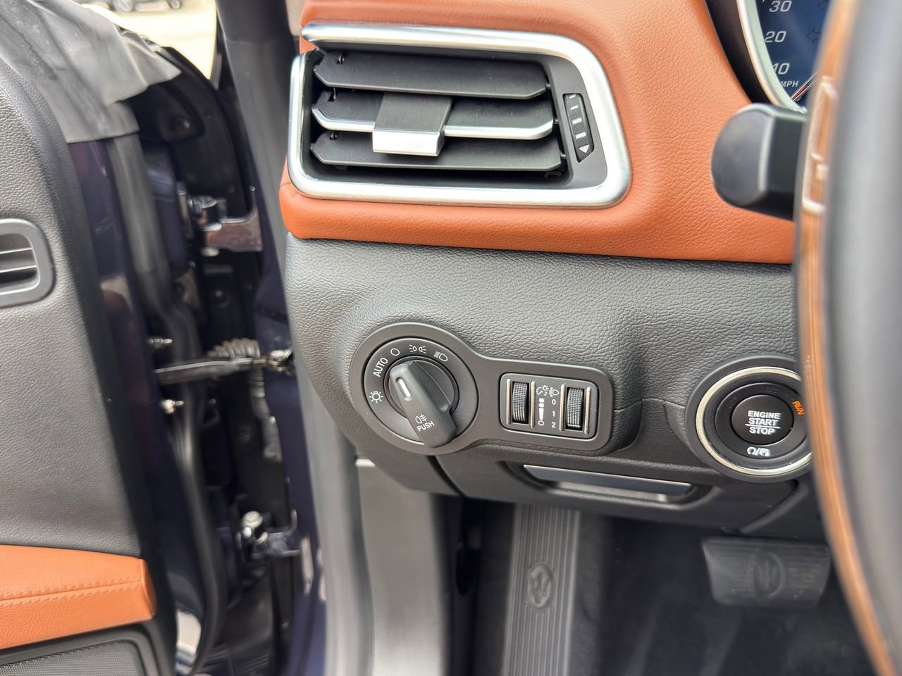 Used 2019 Maserati Ghibli S image 21