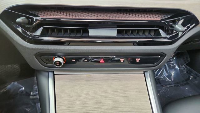 Used 2025 BMW 330i xDrive Sedan image 49