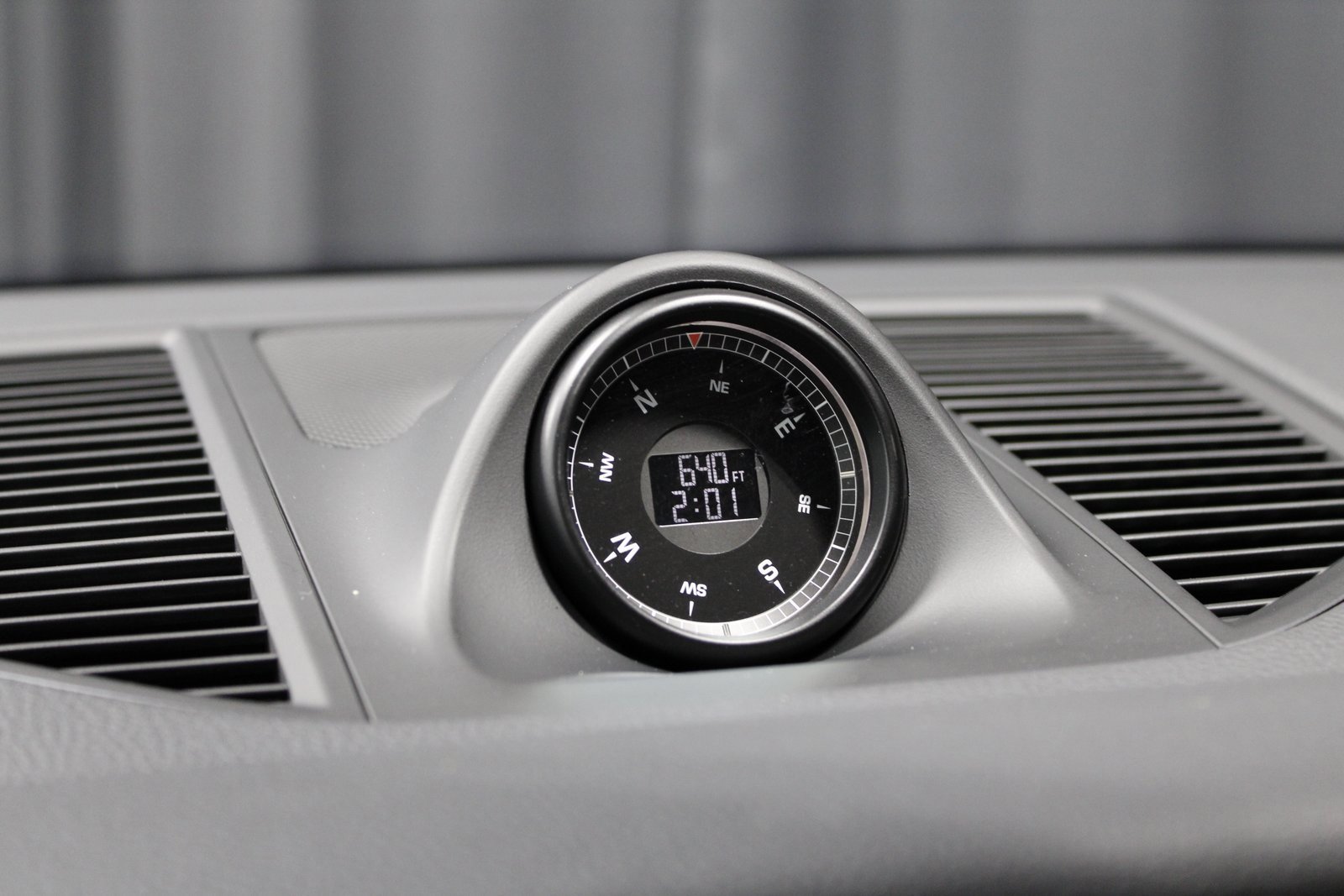 Certified 2025 Porsche Macan image 34