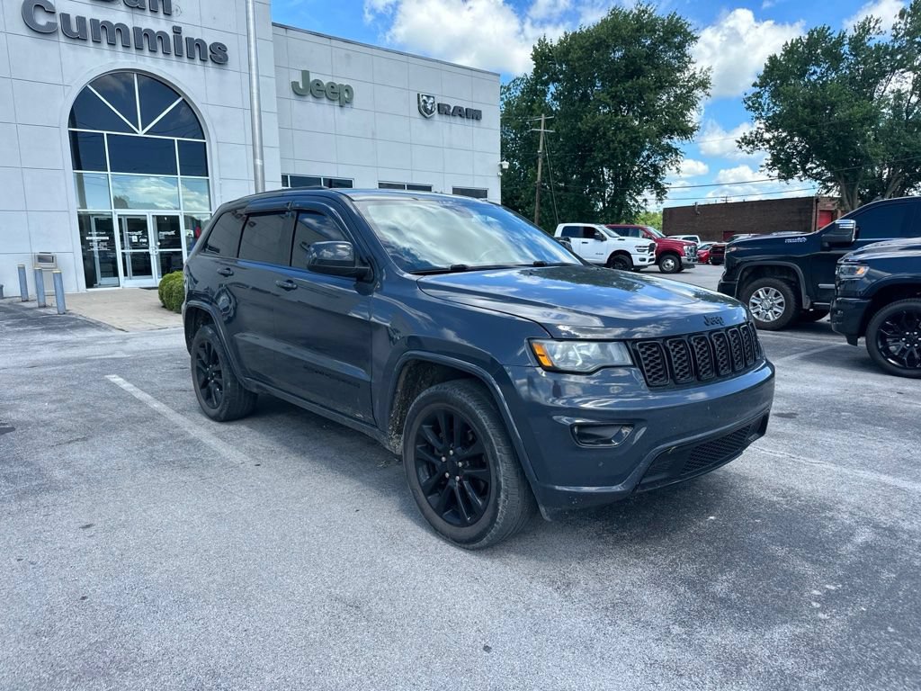 Used 2018 Jeep Grand Cherokee Altitude AWD/4WD image 2