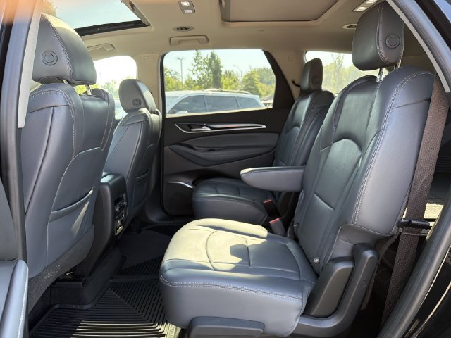 Used 2018 Buick Enclave Essence AWD/4WD image 13