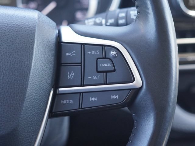 Used 2023 Toyota Highlander XLE FWD image 25
