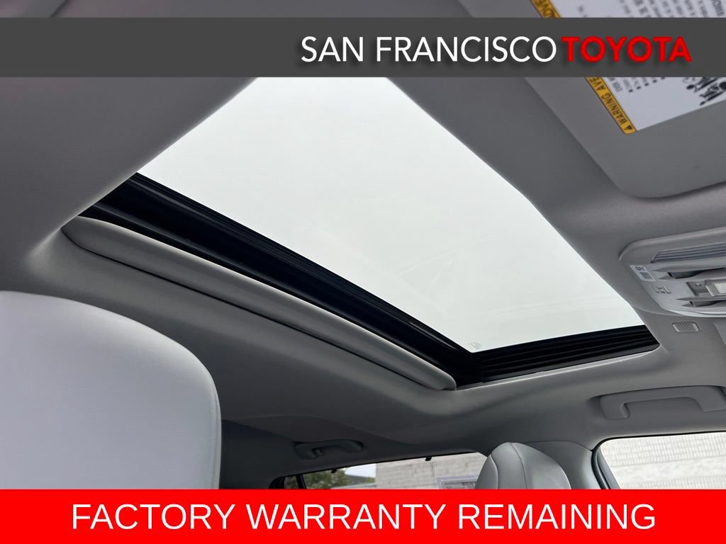 Used 2022 Toyota Highlander XLE AWD/4WD image 23