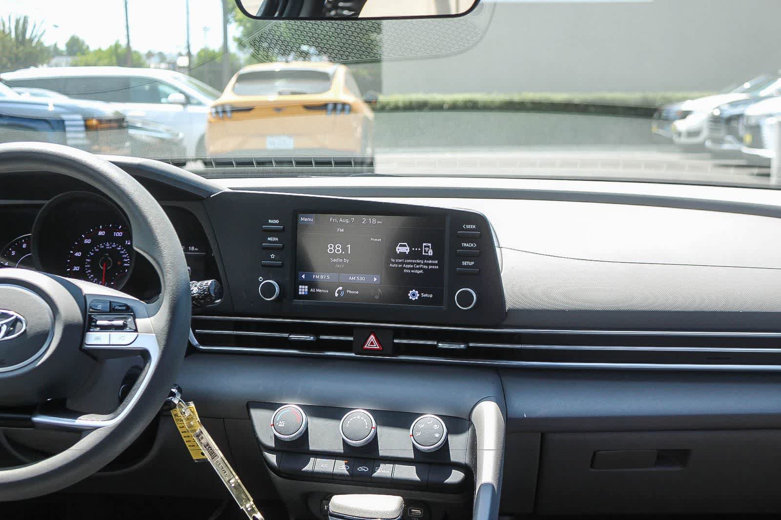 Certified 2023 Hyundai Elantra SE FWD image 17