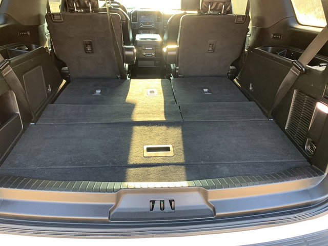 Used 2019 Ford Expedition Limited w/ Equipment Group 302A AWD/4WD image 16