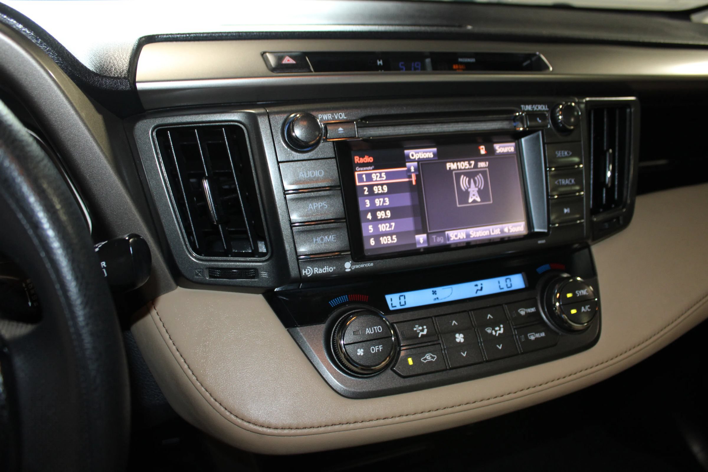 Used 2015 Toyota RAV4 XLE FWD image 16