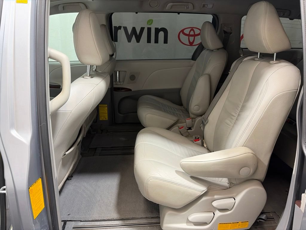 Used 2011 Toyota Sienna XLE w/ XLE Navigation Pkg FWD image 21
