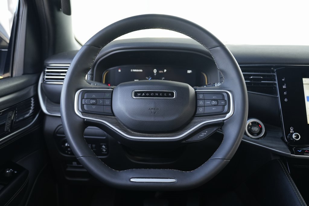 Used 2023 Jeep Wagoneer L Series II image 43