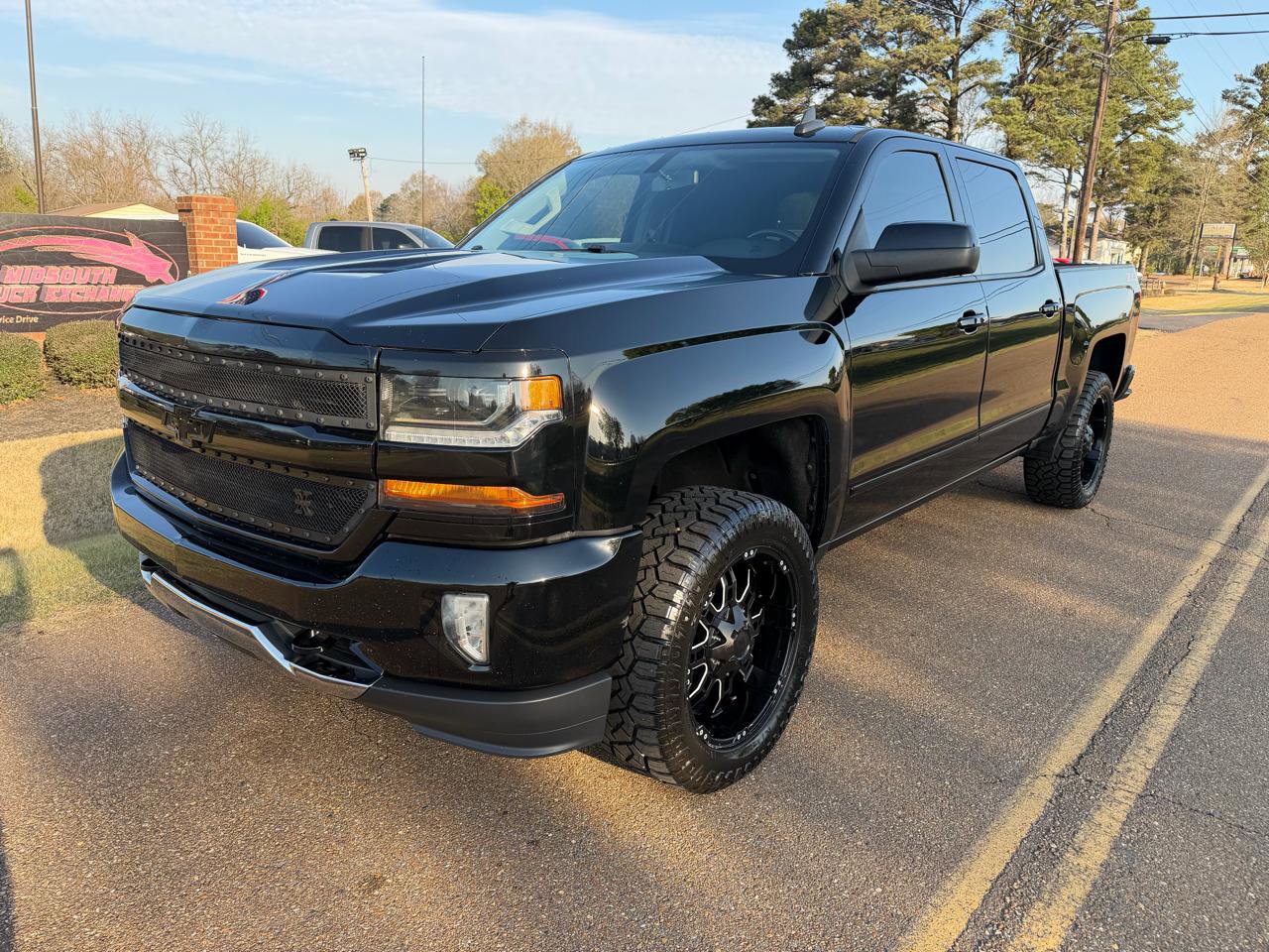 Used 2018 Chevrolet Silverado 1500 LT w/ Texas Edition AWD/4WD image 8