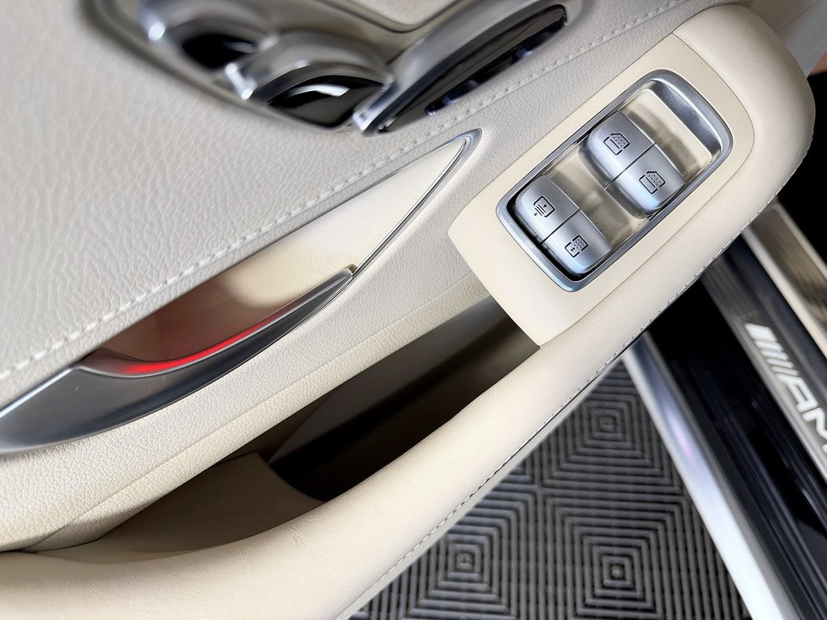 Used 2015 Mercedes-Benz S 63 AMG 4MATIC Sedan image 46