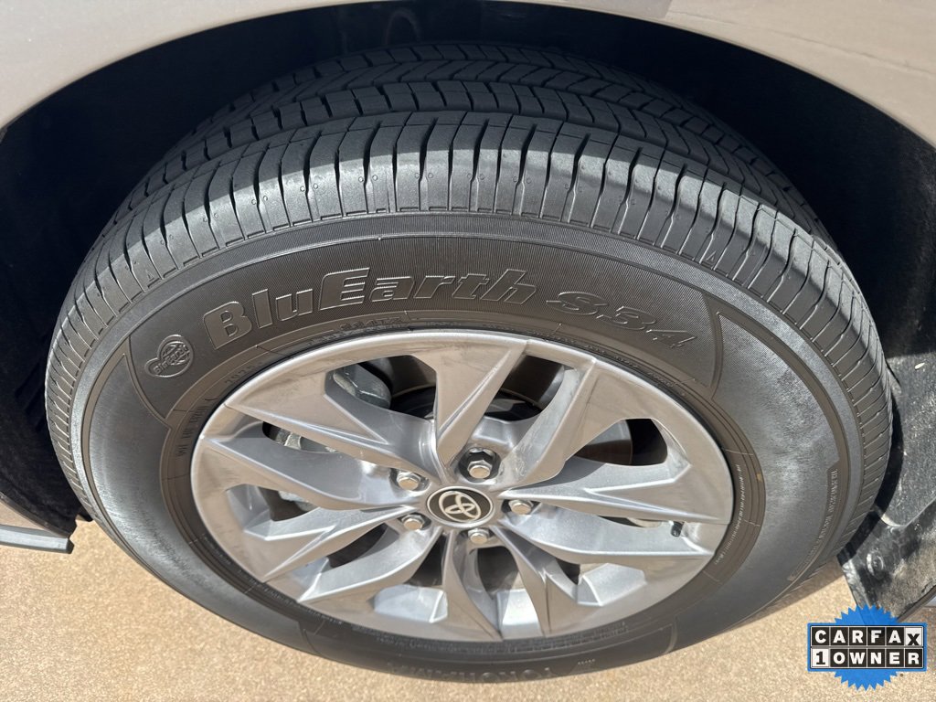 Used 2026 Toyota Sienna LE image 33