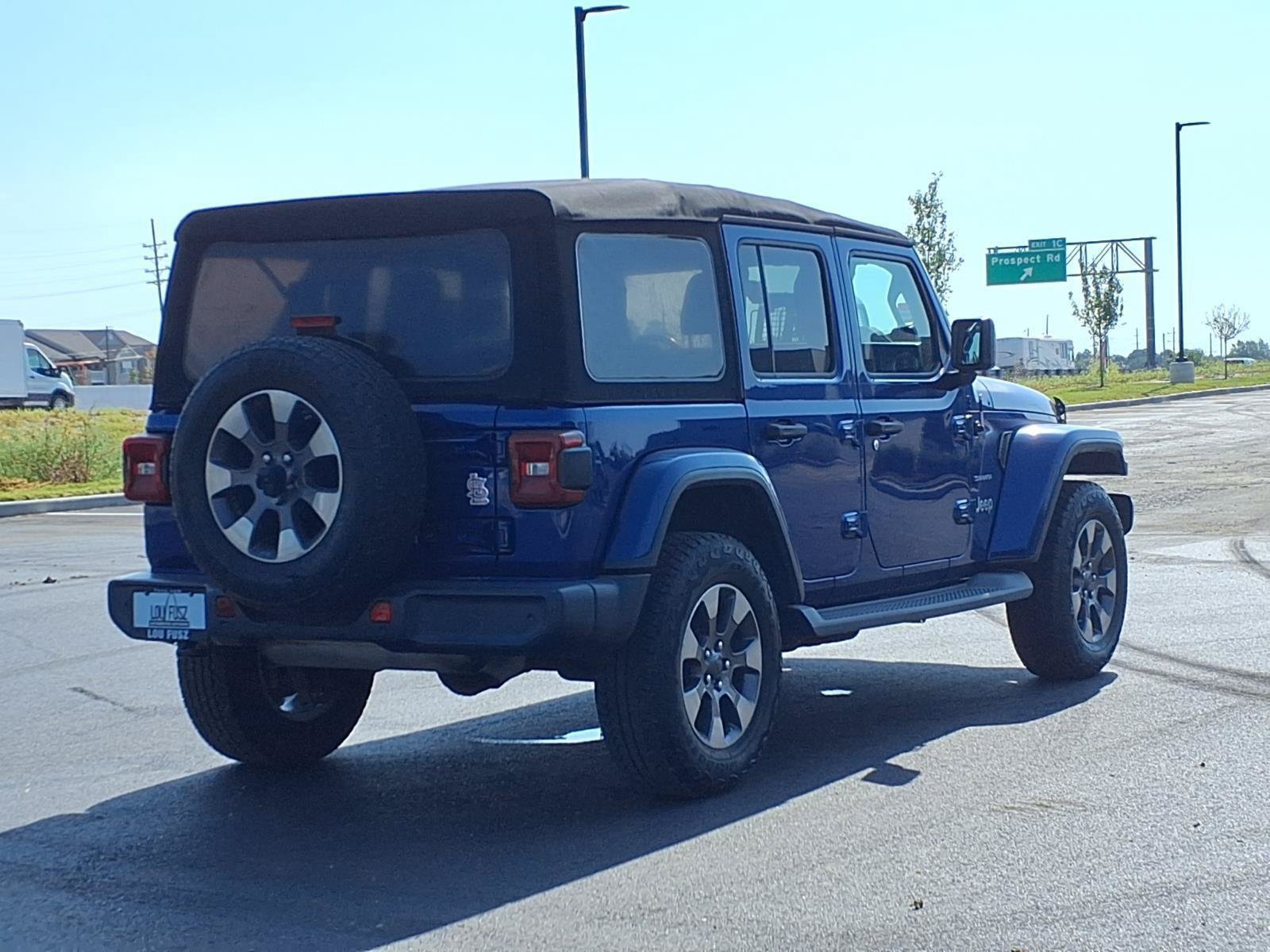 Used 2018 Jeep Wrangler Unlimited Sahara AWD/4WD image 30