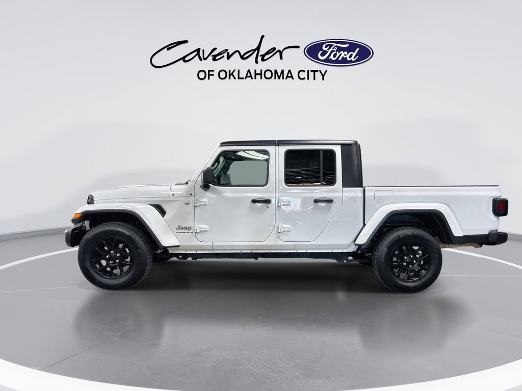 Used 2023 Jeep Gladiator Overland AWD/4WD image 5