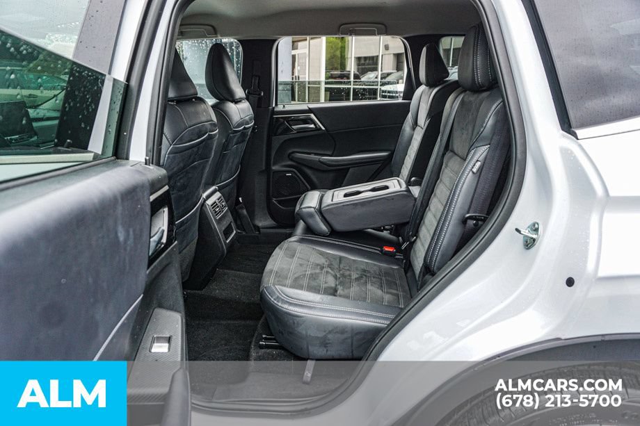 Used 2025 Mitsubishi Outlander SE FWD image 21