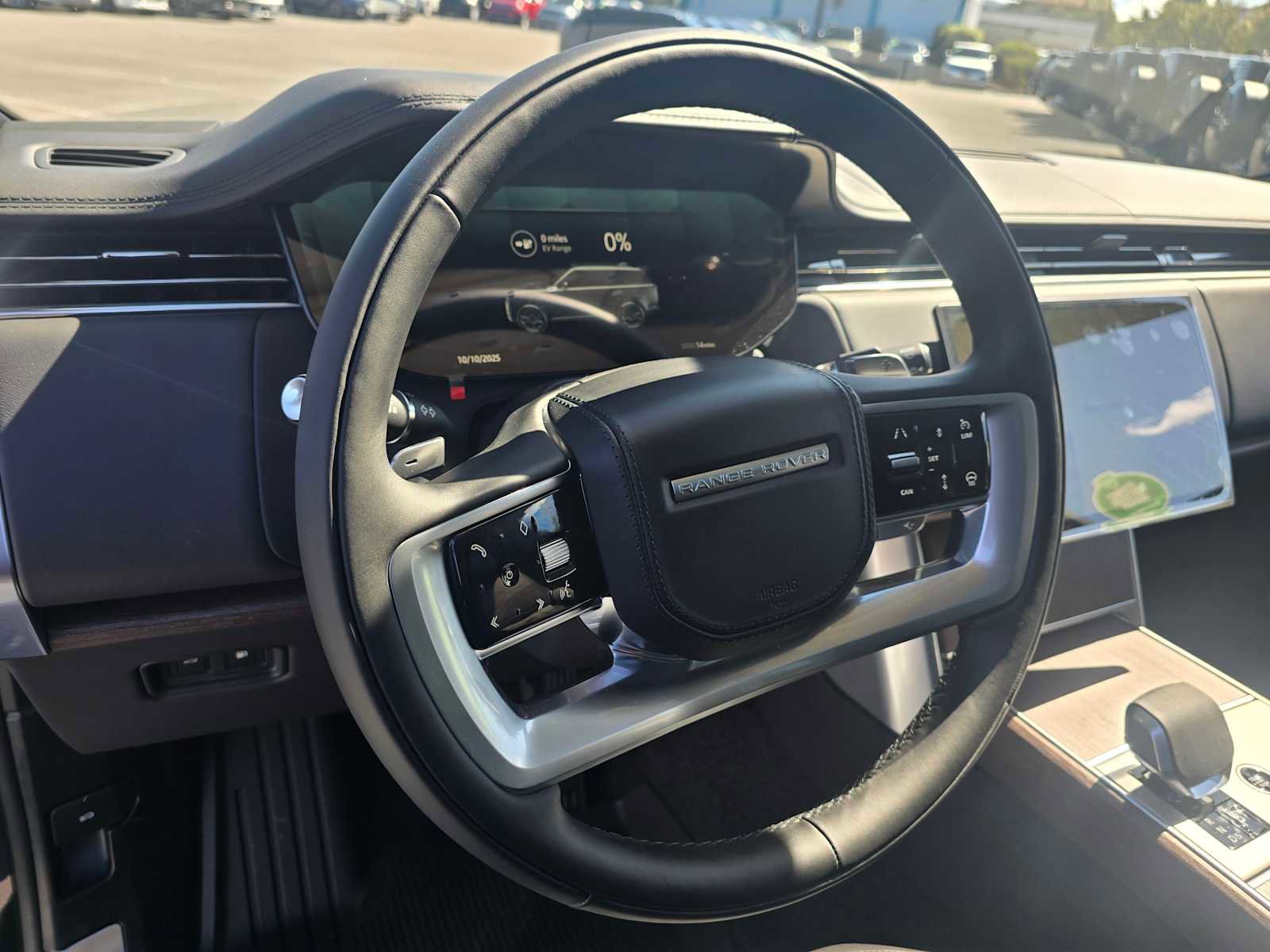 New 2025 Land Rover Range Rover SE image 26