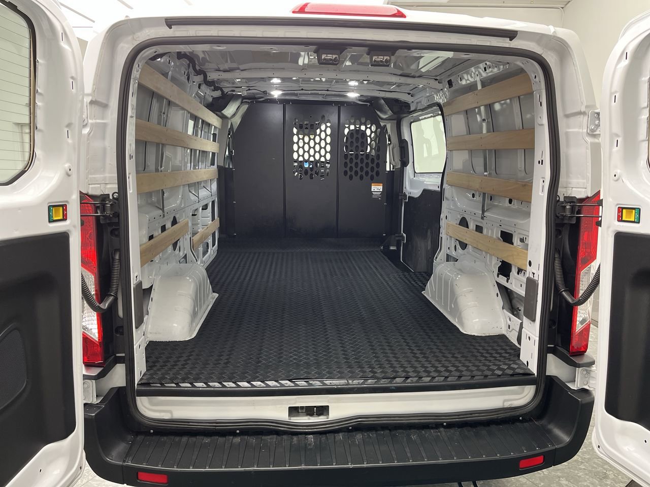Certified 2025 Ford Transit 250 Low Roof w/ Exterior Upgrade Package RWD image 22