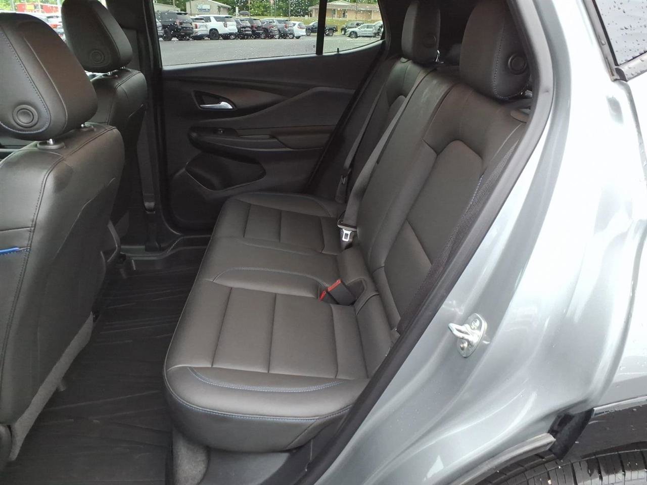 Used 2025 Buick Envista Sport Touring w/ Convenience I Package FWD image 8