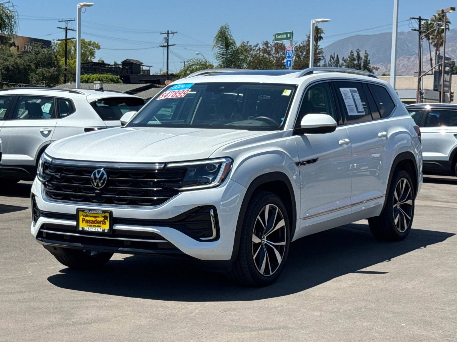 Certified 2024 Volkswagen Atlas SEL Premium R-Line image 3