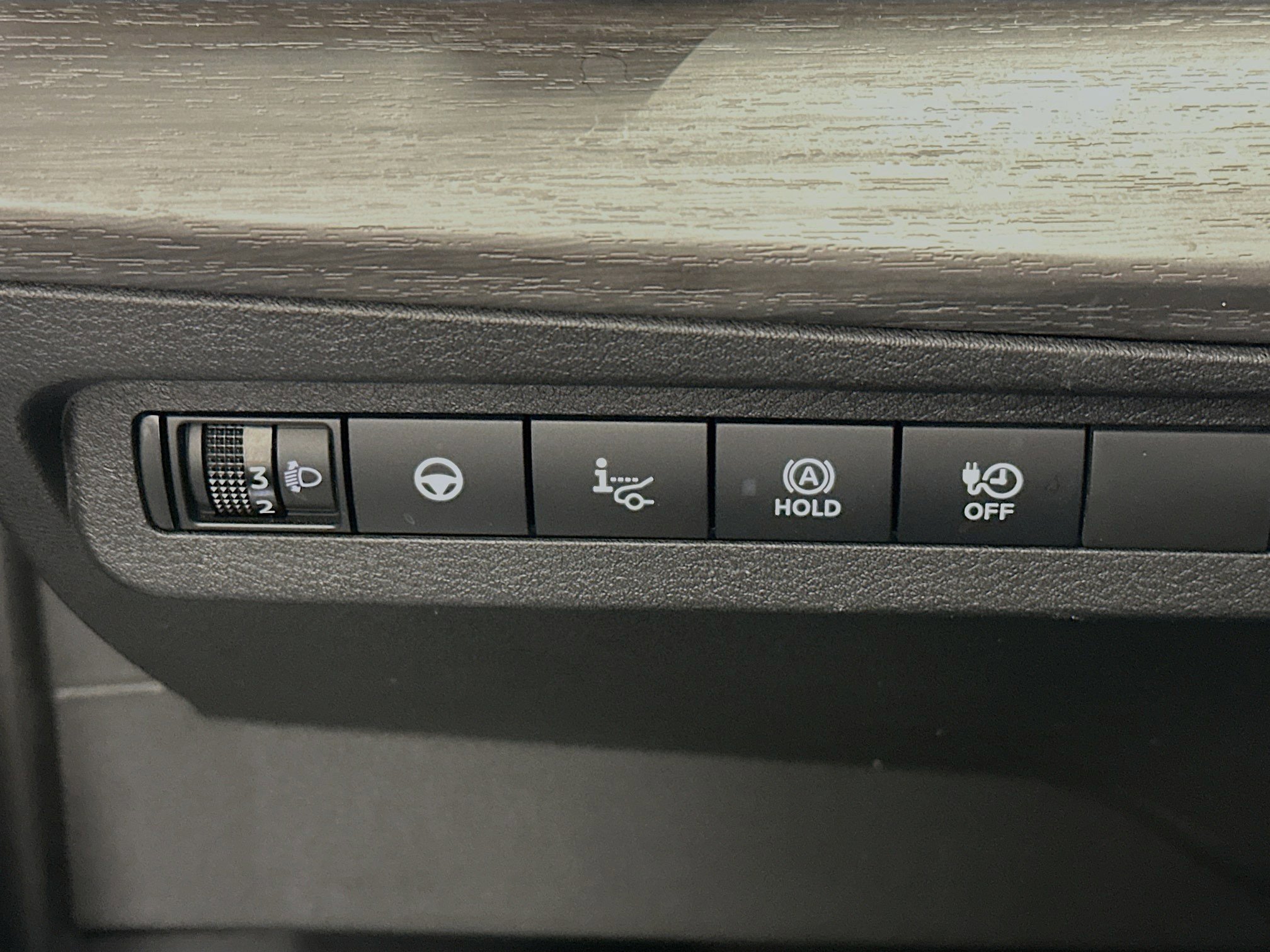 Used 2024 Nissan Ariya AWD image 17