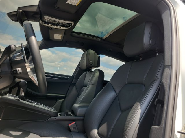 Certified 2015 Porsche Macan S AWD/4WD image 38