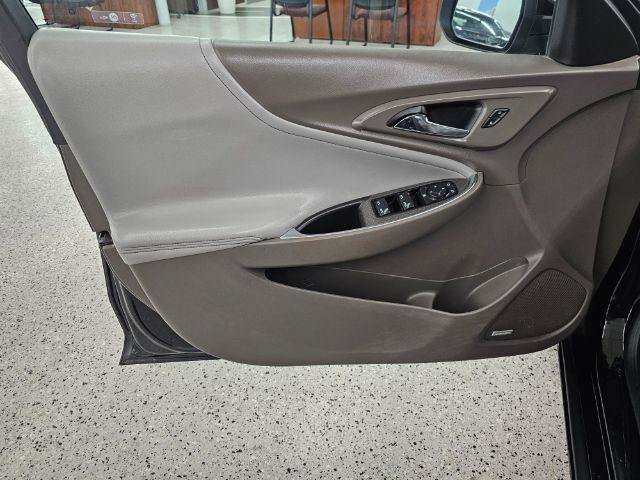 Used 2017 Chevrolet Malibu Hybrid w/ Leather Package FWD image 24